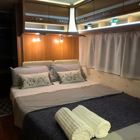 Espectacular Y Romantico Alojamiento Con Jacuzzi Y Piscina Llinars del Valles