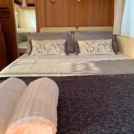 Espectacular Y Romantico Alojamiento Con Jacuzzi Y Piscina Luxury tent Llinars del Valles
