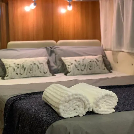 Luxury tent Espectacular Y Romantico Alojamiento Con Jacuzzi Y Piscina Llinars del Valles
